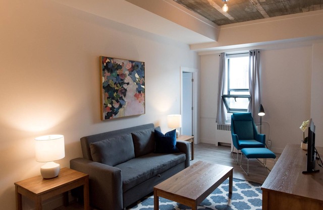 Two bedroom flat on rue Gamble Ouest (Le Central)
