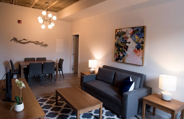 Two bedroom flat on rue Gamble Ouest (Le Central)