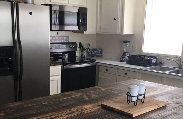 Two bedroom, furnished, Fort Gibson Lake fish camp getaway.