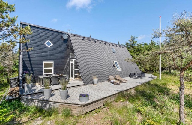 Two-Bedroom Holiday Home In Ulfborg