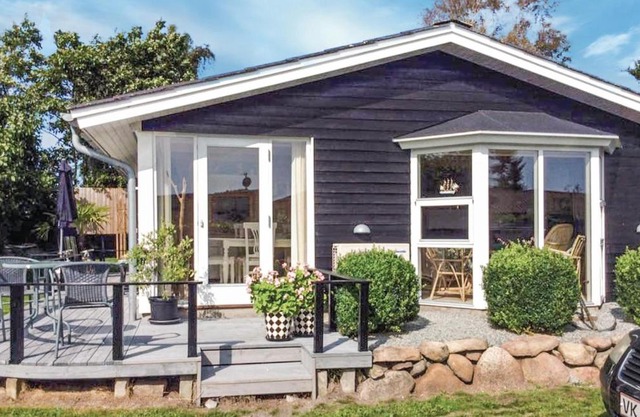 Two-Bedroom Holiday Home In Ronde