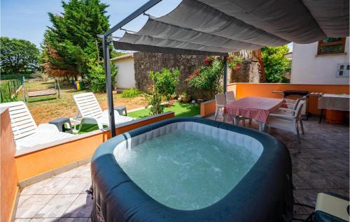 Two-Bedroom Holiday Home In Pula