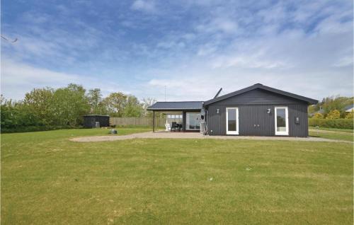 Two-Bedroom Holiday Home With A Fireplace In Struer
