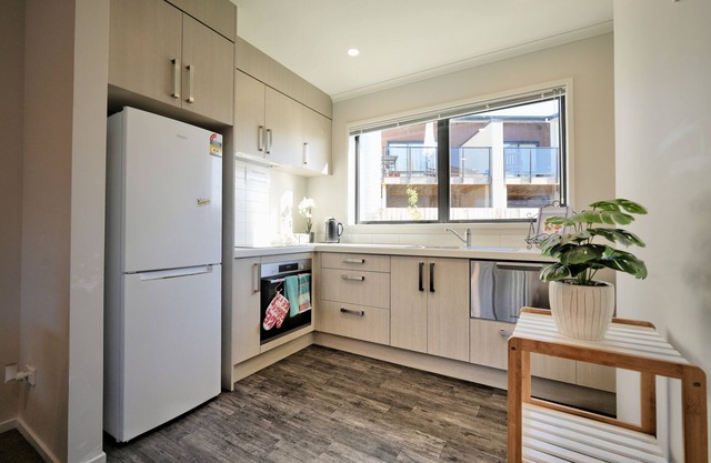 Two-bedroom House with Jacuzzi at Rototuna!