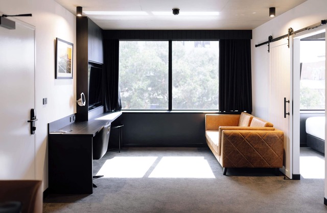 Two Bedroom Interconnect Deluxe In CBD