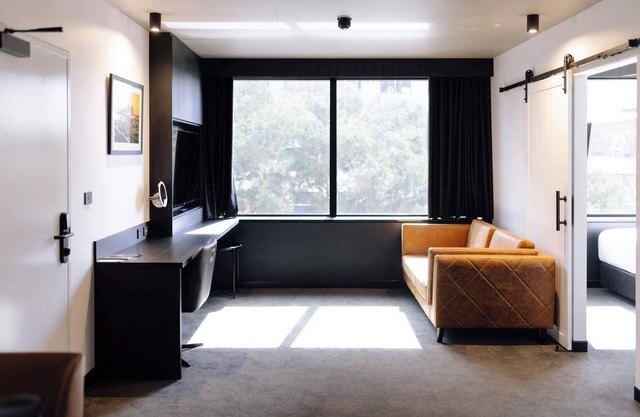 Two Bedroom Interconnect Deluxe In CBD