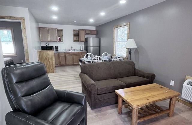 Two Bedroom Modern Cabin in Manistee National Forest #4