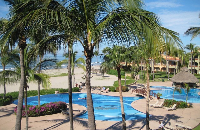 Dos dormitorios / dos baños condominio en un Premier cerrada privada Golf And Beach Resort.