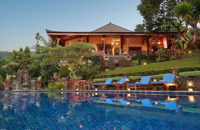 Villa de dos dormitorios en Lovina con vistas al mar