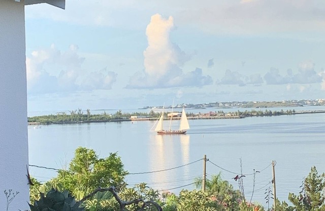 Two Bedroom with Private Dock near Golf and Beach
