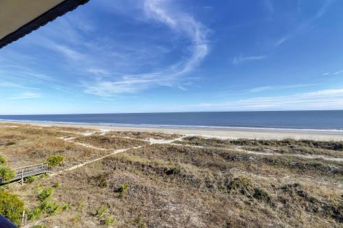 Two Community pools Queen Bunk Beds Sleeper sofa Bikes & Beach Gear included