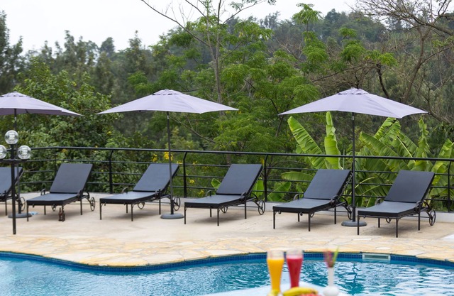 Two Mountains Lodge
