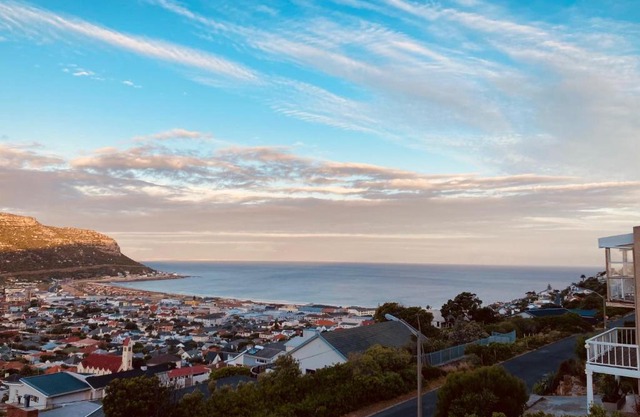 Two Oceans Artist's Home.
