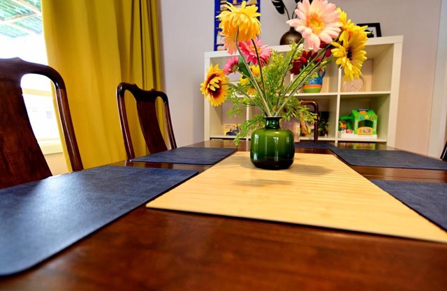 Two Pines, whole home in Tullamarine near airport!