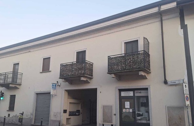 Two-room apartment in Gambolò, very central