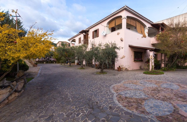 Apartamento de dos habitaciones en el centro de Agrustos