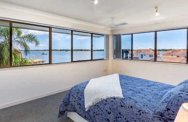 Two Storey Unit With Breathtaking Views