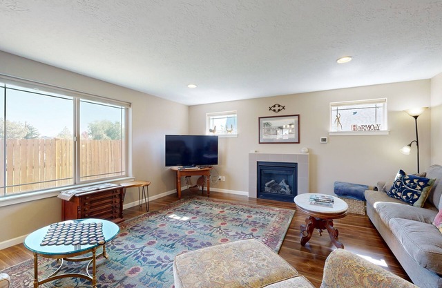 Two-story house near golf & skiing with central AC, grill, firepit & fireplace