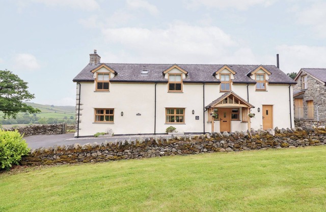 Ty Gwyn, LLANGWM