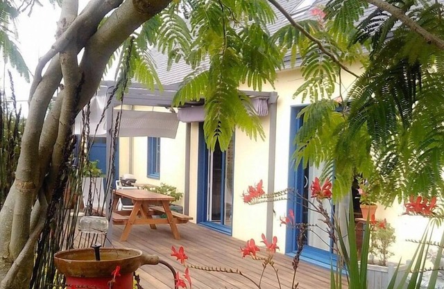 Ty Soizig and its Zen garden 3 kms from the beach