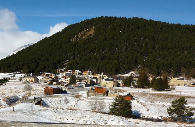 pueblo típico de montaña casa