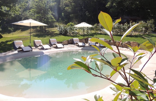 Típica granja toscana con piscina y aire acondicionado rodeado de naturaleza.
