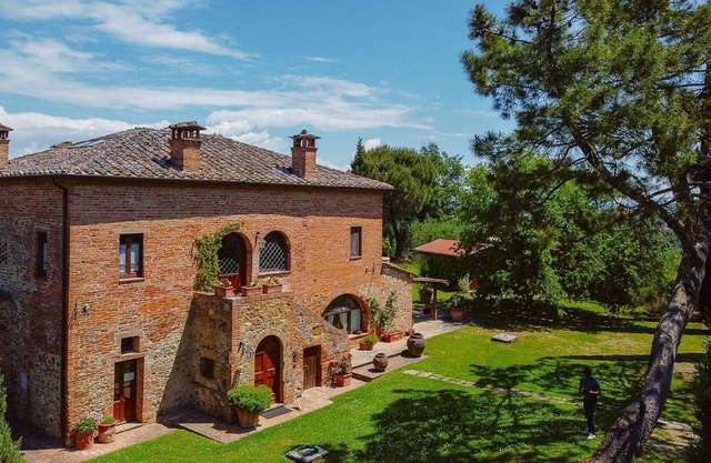 Villa con piscina privada y vistas panorámicas cerca de Torrita di Siena.