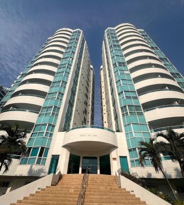 U-GO Edificio Torres del Lago en El Laguito - Elegancia y Descanso