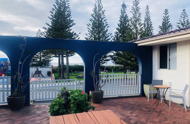 U1 Family friendly accommodation close to the beach
