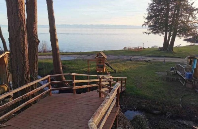 U9 Seaside Serenity: Seal Bay Glamping Retreat