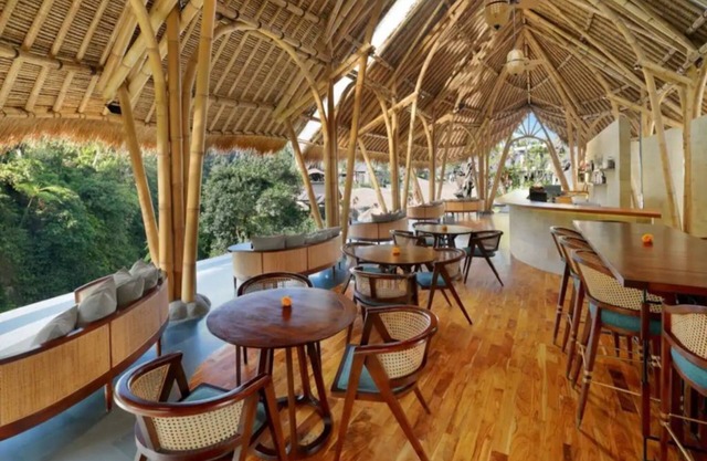 UB1009-1 Bedroom Royal River View Villa in Ubud