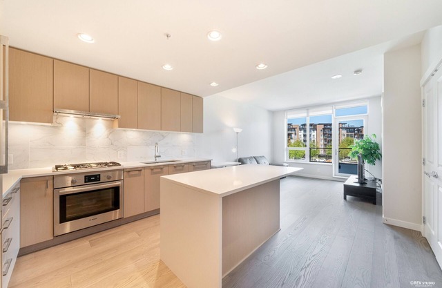 UBC luxury One bed room apartment for long term