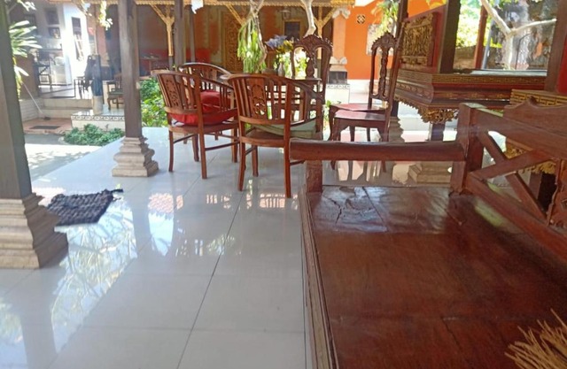 Ubud Ida,s Guest house and Batuan villas