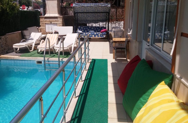 Uc Mevsim Otel