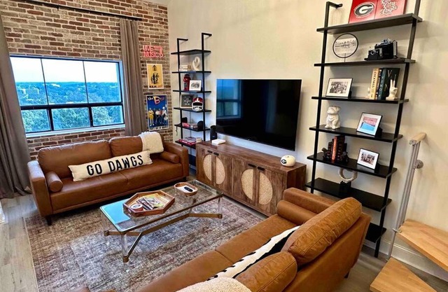 UGA Penthouse Downtown Athens Walk To Stadium