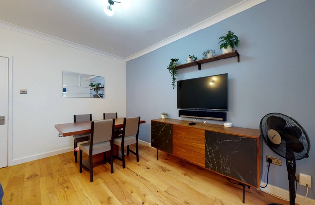 UK.LO.ACA - Lovely 2-bedroom flat with parking near Highgate