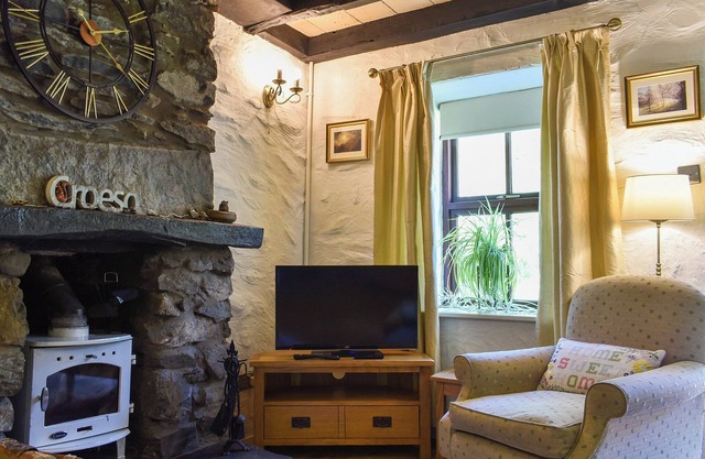 UK34351 - Squirrel Cottage
