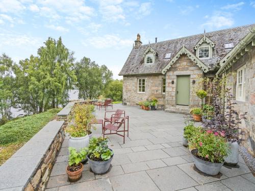 Uk47812 - Wardens Cottage