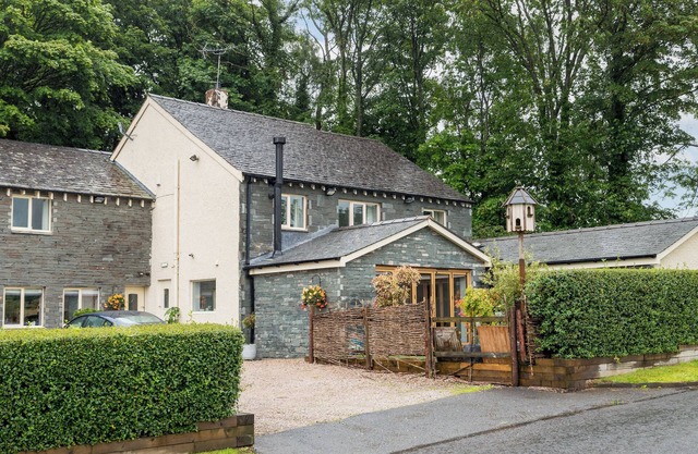 ULLSWATER VIEW APARTMENT, with a garden in Ullswater