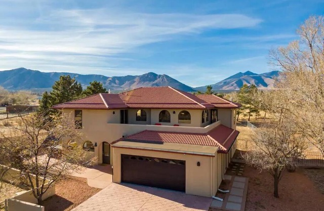 Ultimate Family Getaway*Hot Tub*Pool Table*Pets*