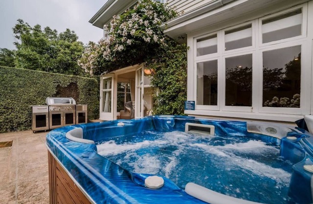Ultimate Lux Villa in Merivale - Sleeps 16