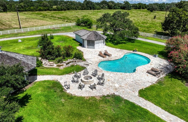 Ultimate Round Top Escape: 3 Homes, Pool, Firepits