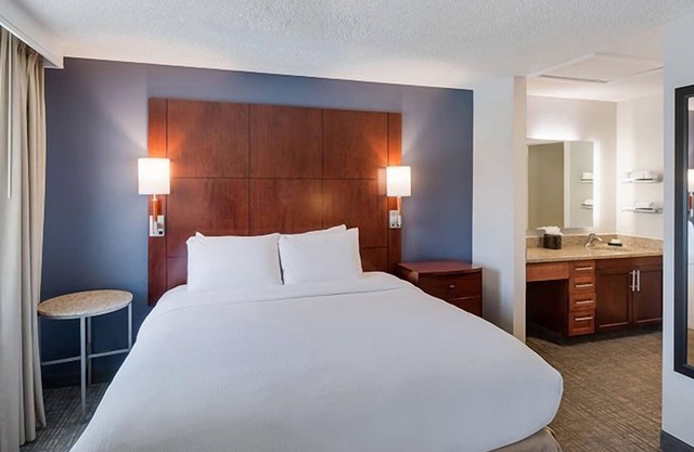 Ultimate Vacation! Family-friendly Unit w/ Kitchen! Onsite Pool & Pets Allowed!