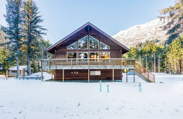 Ultimate vacation retreat w/ fireplace, gas grill, large yard, & firepit
