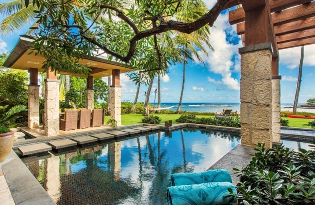 Ultra Luxury Oceanfront 8 BD 8.5 BA Pool & Hot Tub in Diamond Head