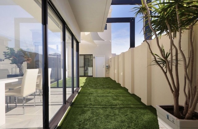 Ultra Modern Villa Walk To The Beach
