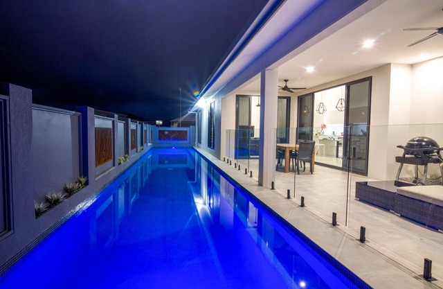 Ulises - Nueva casa de 4 dormitorios con piscina de entrenamiento de 20 m