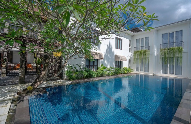 Umpadhi Canggu Hotel