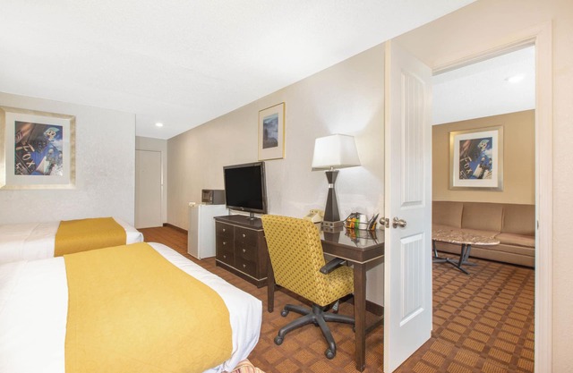 Umpqua Valley Hotel