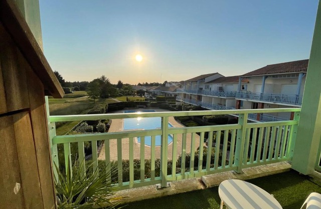 Unappartalamer Vue Golf de Pornic et piscine